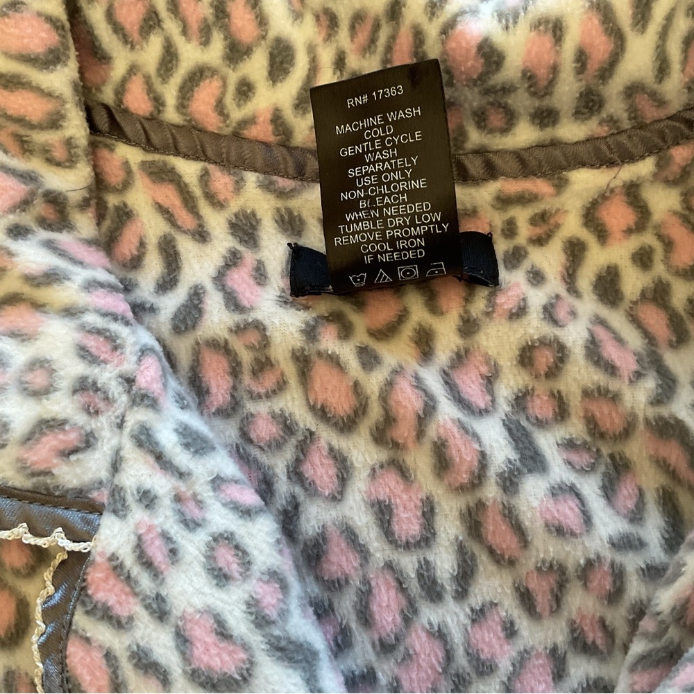 Aria Collection Light Pink, Gray & White Animal Print Fleece 2pc Pajama Set - Picture 5 of 10